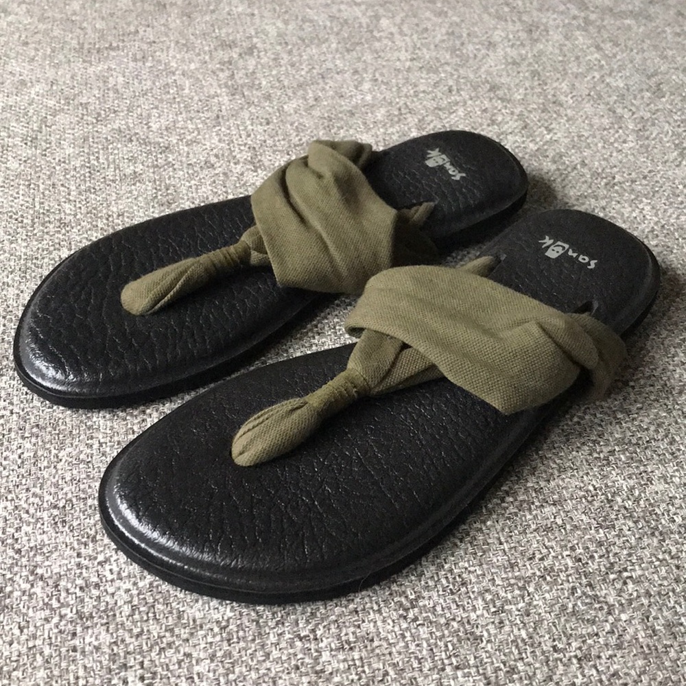 Sanuk Women's Yoga Sling 2 Metallic Flip Flop